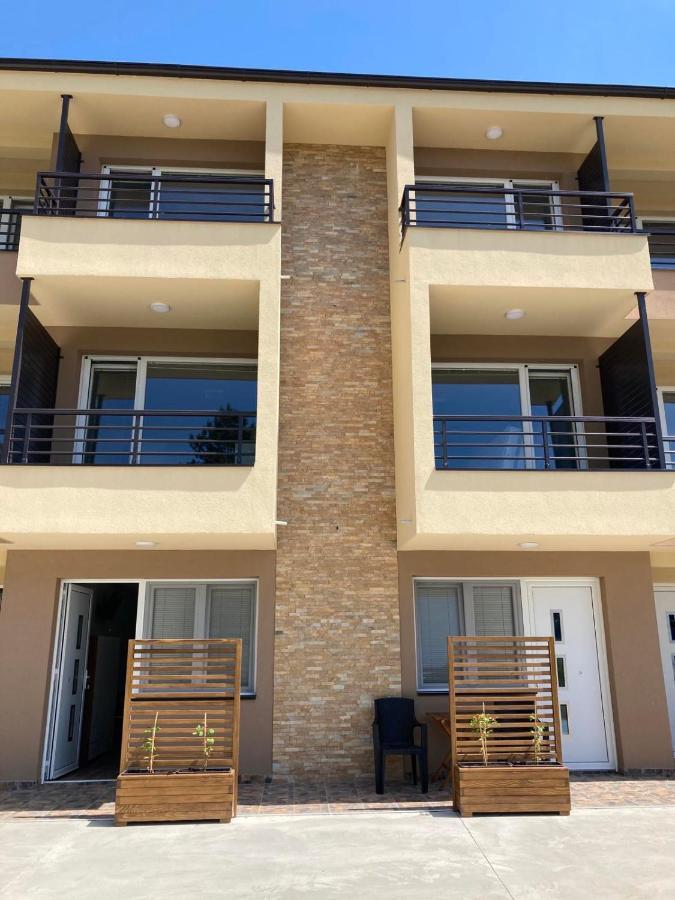 Srebrna Laguna Apartment Veliko Gradiste Ngoại thất bức ảnh