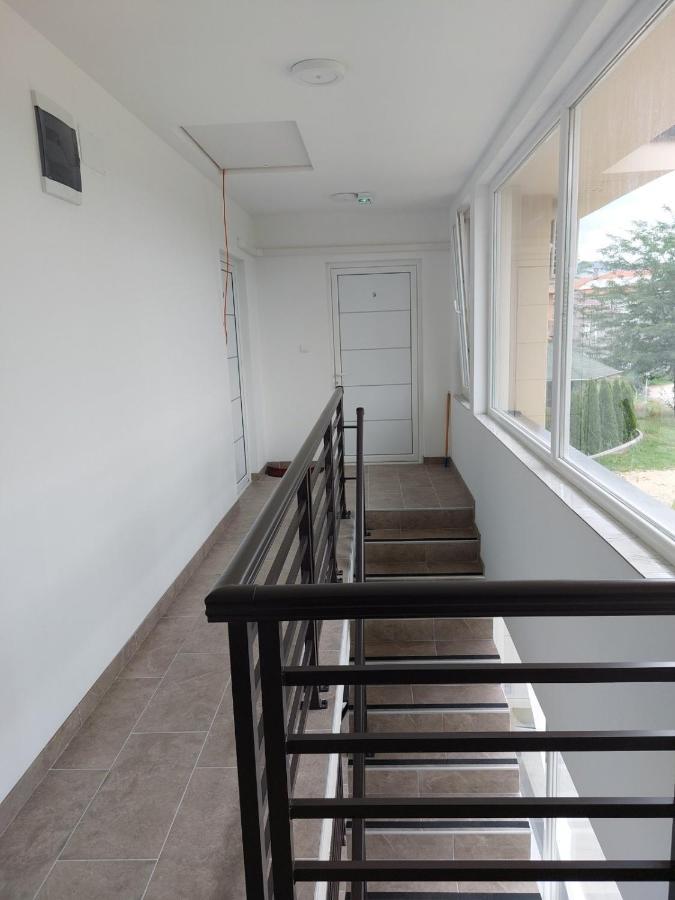 Srebrna Laguna Apartment Veliko Gradiste Ngoại thất bức ảnh